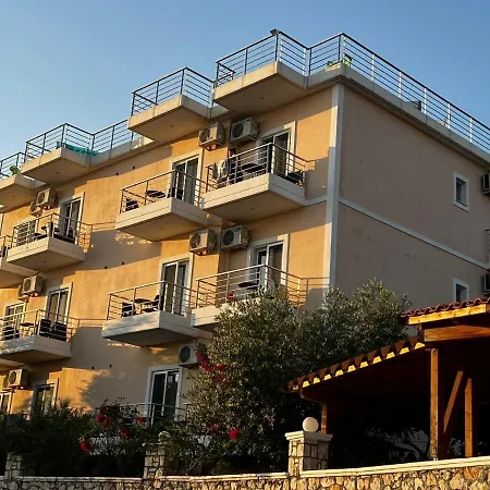 Season Hotel 3*