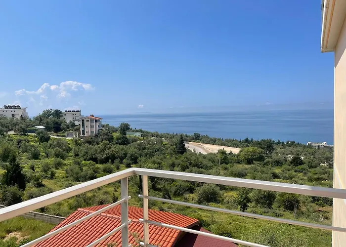 Season Hotel Dhërmi