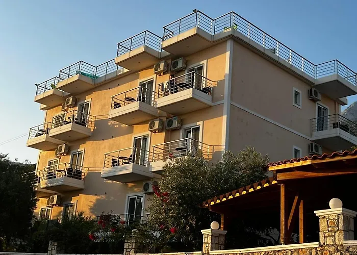 Season Hotel 3*